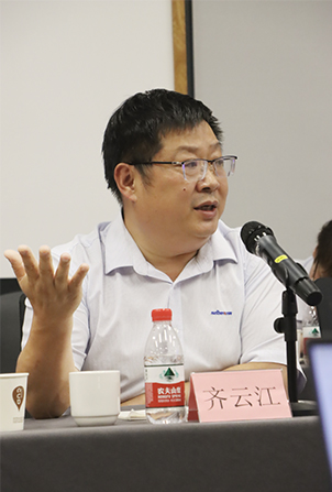 董事長.jpg 董事長.jpg